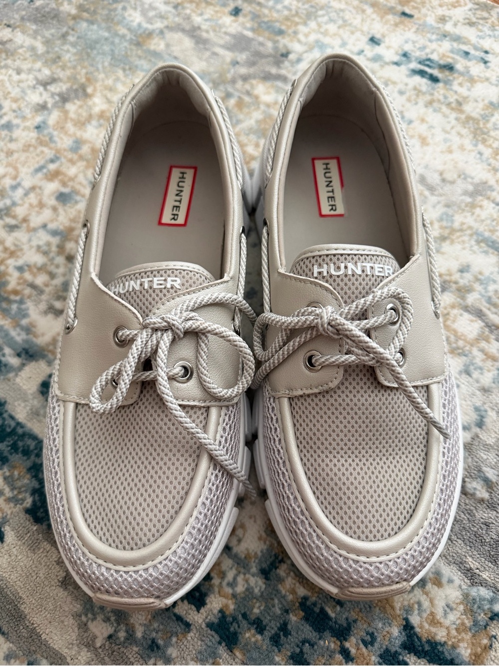 Hunter Women’s Sosa Slip On Light Gray/Beige Lace-Up Boat Shoes